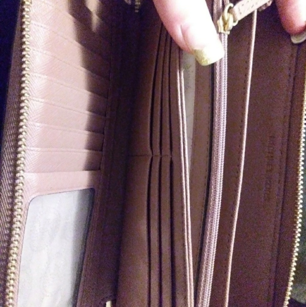 Michael kors wallet